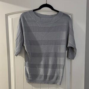 New York & Company Gray Short Sleeve Top